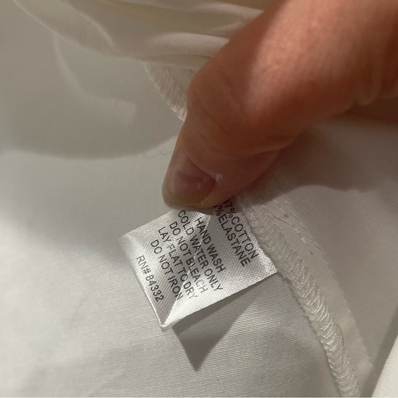 White sleeveless tuxedo pleated button down blouse - Picture 5 of 6